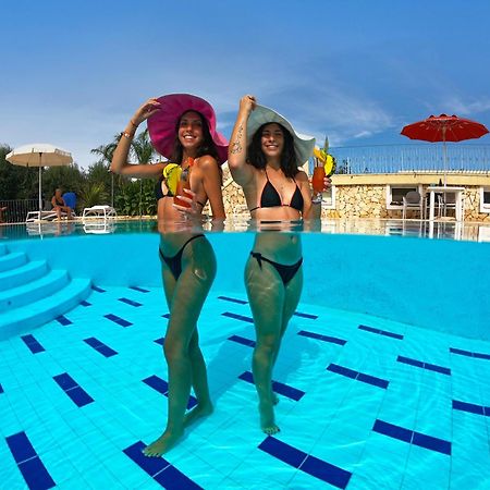 Colostrai Hotel Club San Priamo エクステリア 写真