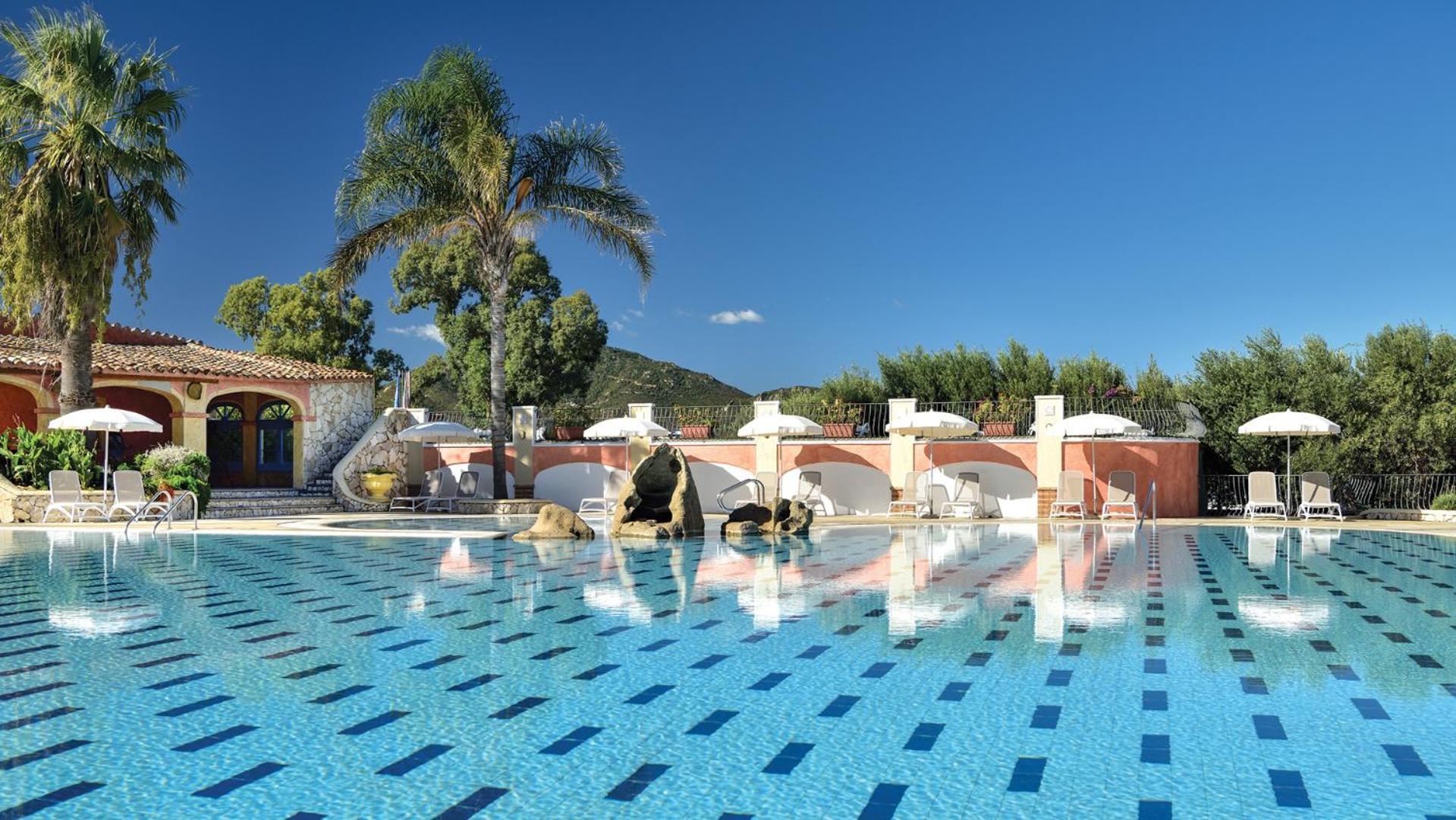 Colostrai Hotel Club San Priamo エクステリア 写真