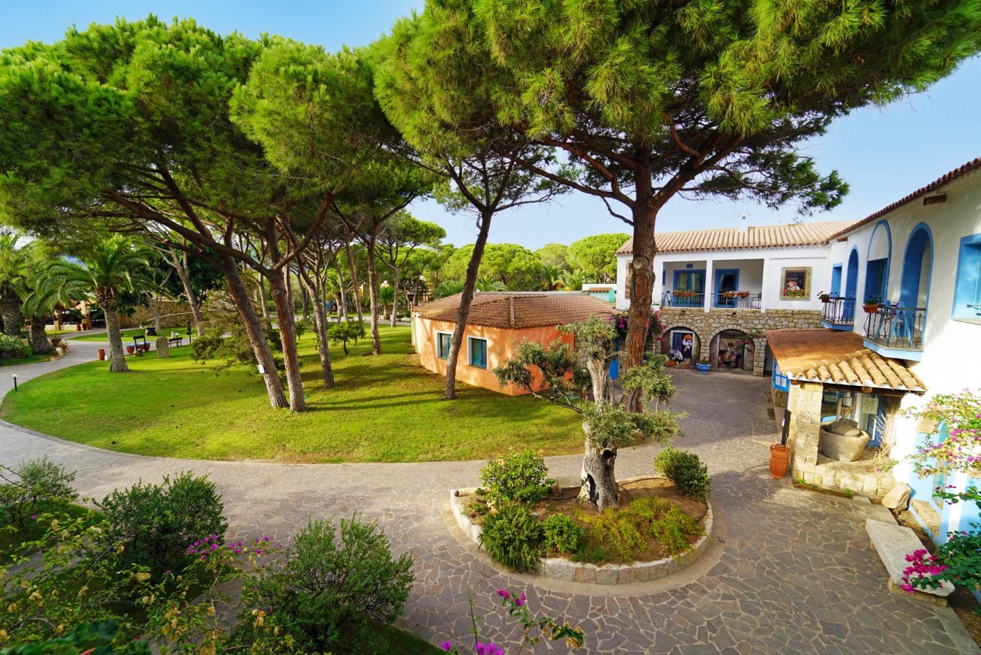 Colostrai Hotel Club San Priamo エクステリア 写真